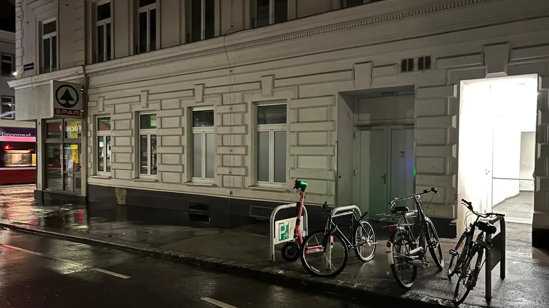 Schoene, Helle Wohnung In Stadtnaehe Vienna