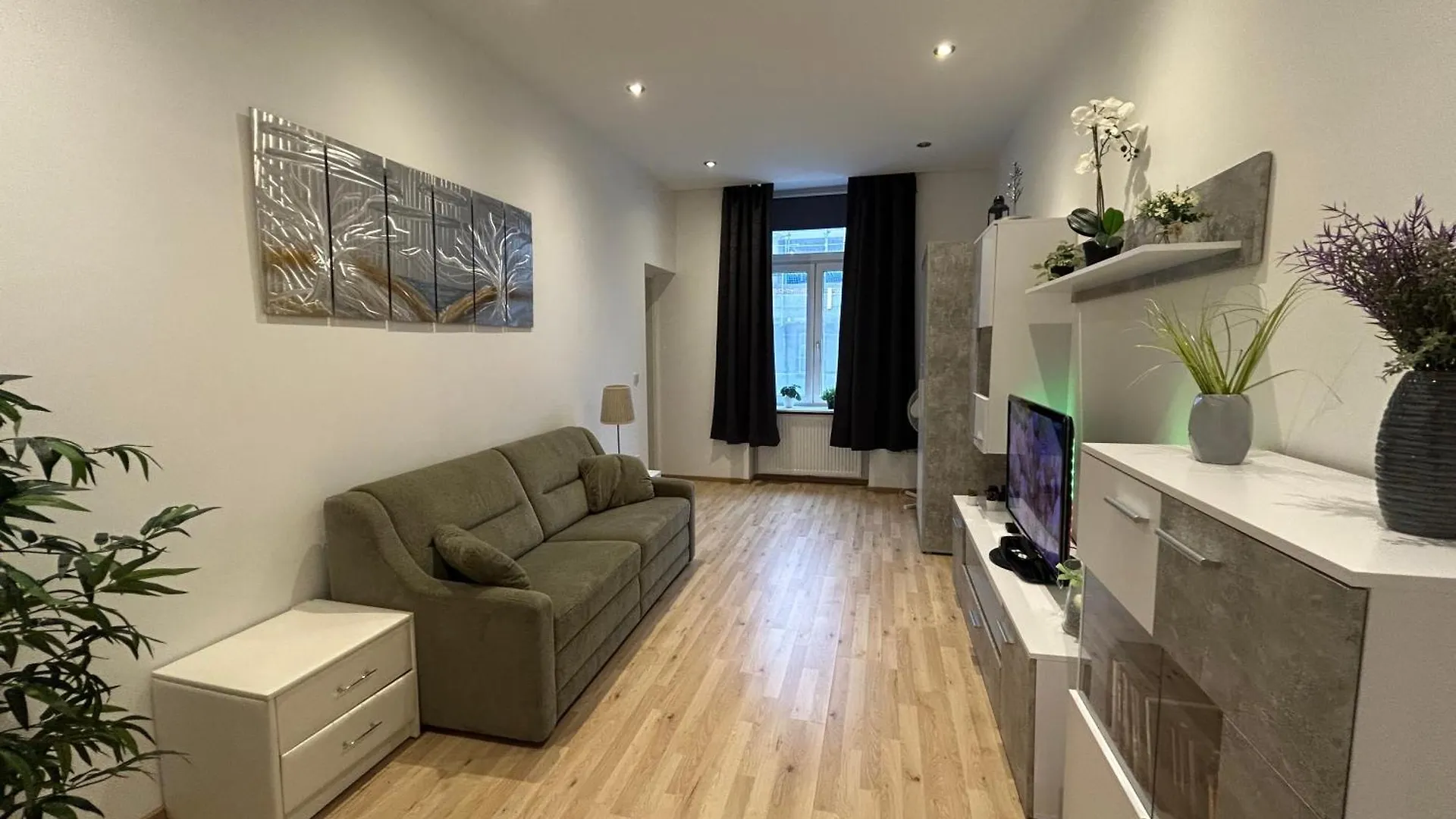 Schoene, Helle Wohnung In Stadtnaehe Vienna Apartment