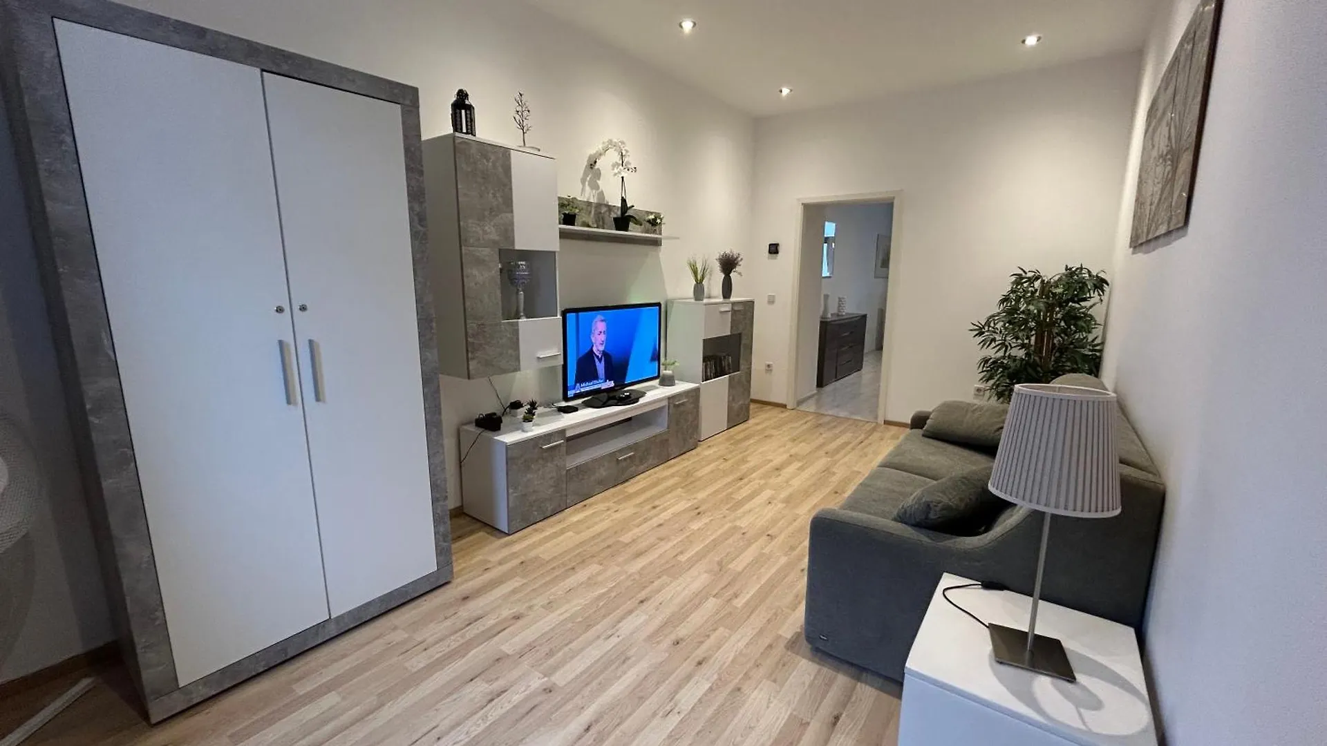 Schoene, Helle Wohnung In Stadtnaehe Vienna 0*,