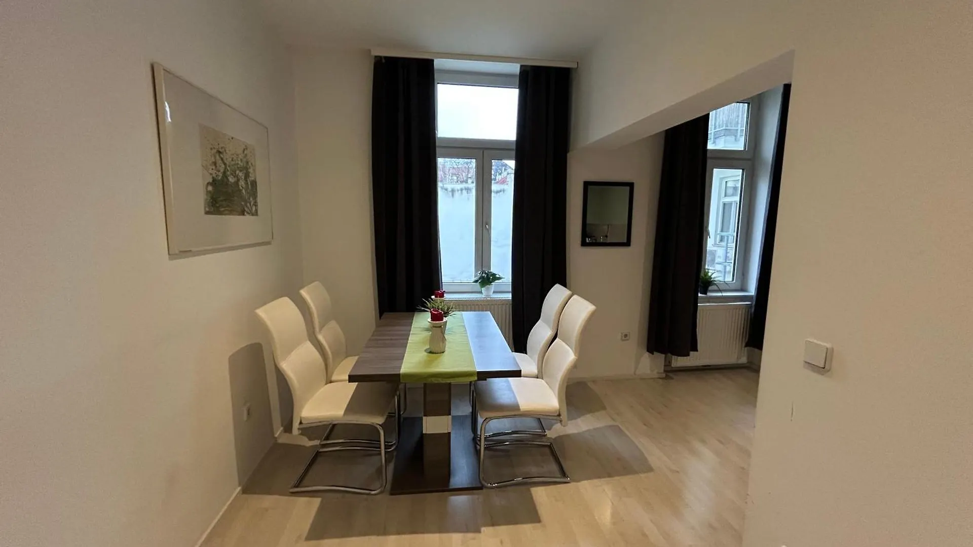 Schoene, Helle Wohnung In Stadtnaehe Vienna Apartment