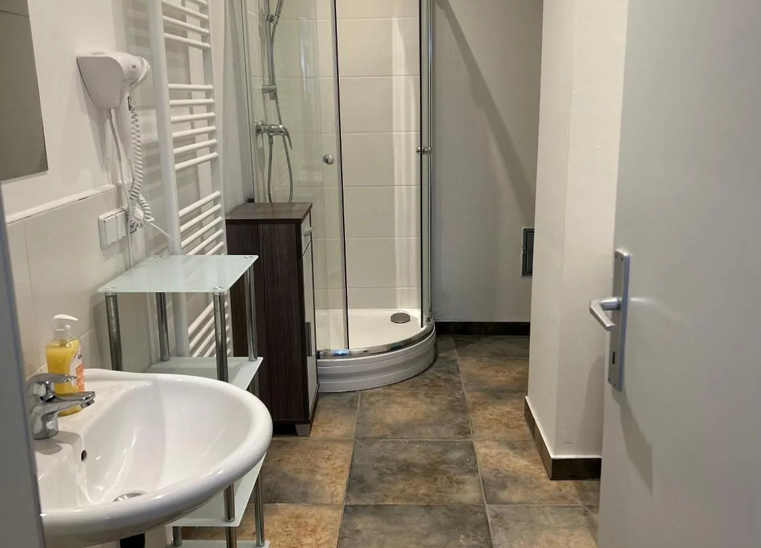 Schoene, Helle Wohnung In Stadtnaehe Vienna